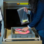 Estes aeroportos europeus já deixam levar bem mais de 100 ml de líquidos na bagagem de mão: conheça o novo limite