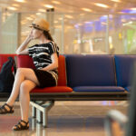 “Rezei para que ninguém reparasse”: veja o que fez esta mulher inglesa para não pagar mais uma mala no aeroporto de Lisboa