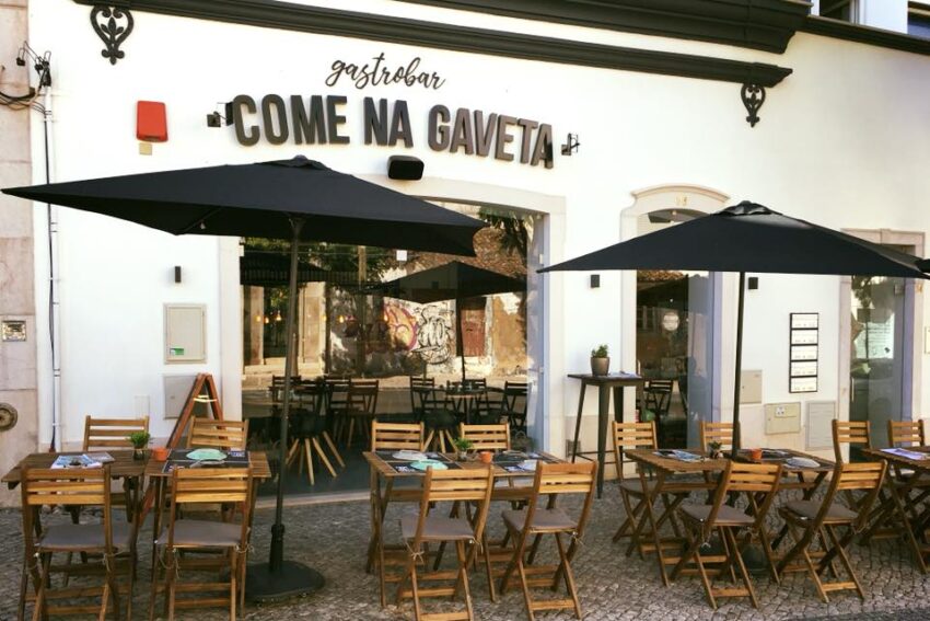 Restaurante Come na Gaveta, em Tavira.