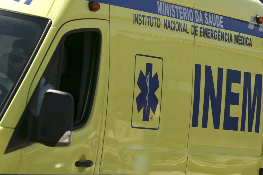 Viatura do INEM.