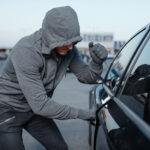 Costuma deixar o carro à porta de casa? GNR avisa para método silencioso que está a ser usado para roubar automóveis sem partir nada