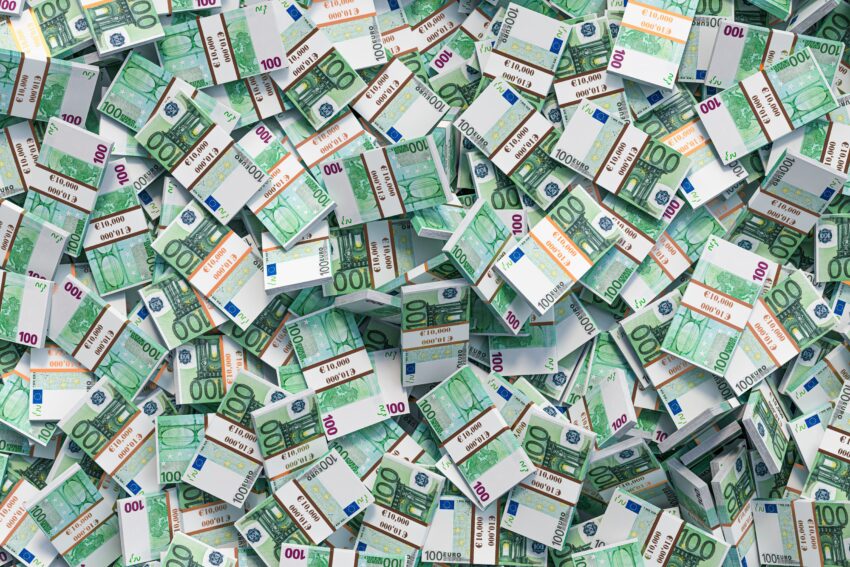 Notas de 100 euros. Crédito: Freepik