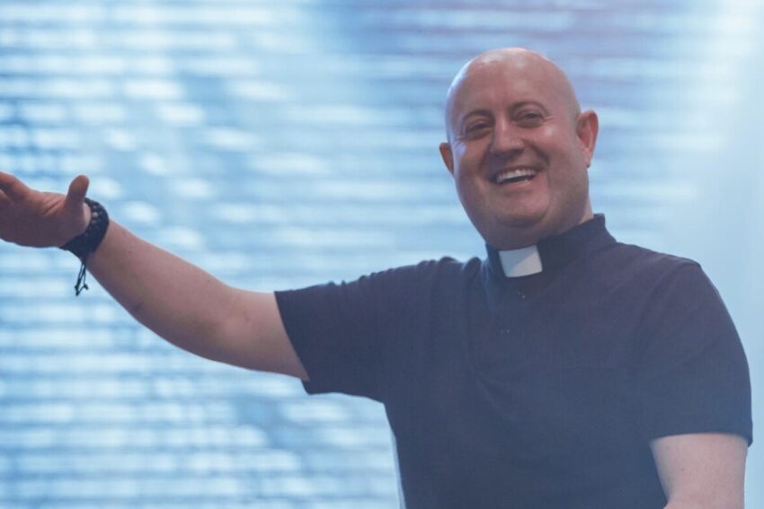 Padre Guilherme a atuar.