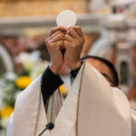 Faro recebe missa em homenagem aos falecidos no Dia de Todos os Santos