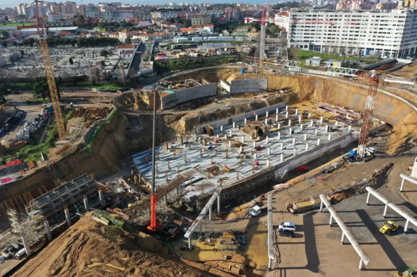 Estação Rotunda da Linha Rubi do Metro do Porto.