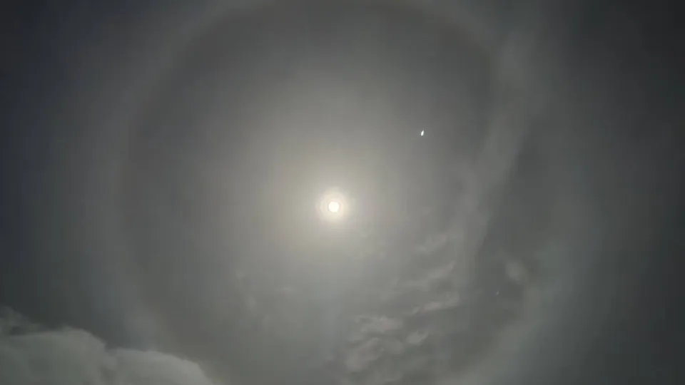 Halo Lunar em Portugal. Crédito: Reprodução Facebook | DR