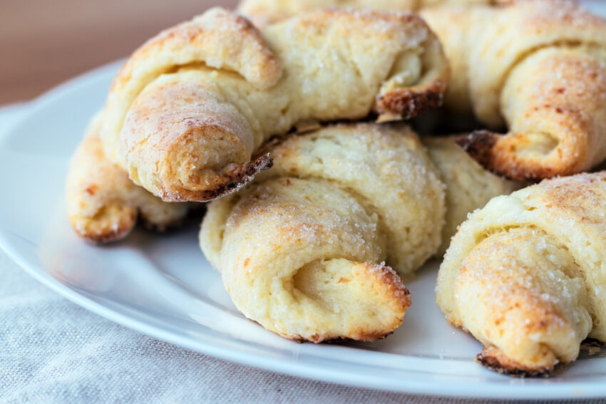 Prato de croissants. Crédito: Freepik