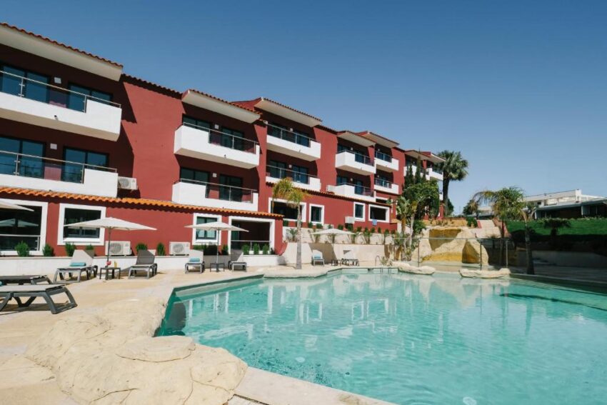 Topázio Vibe Beach Hotel & Apartments