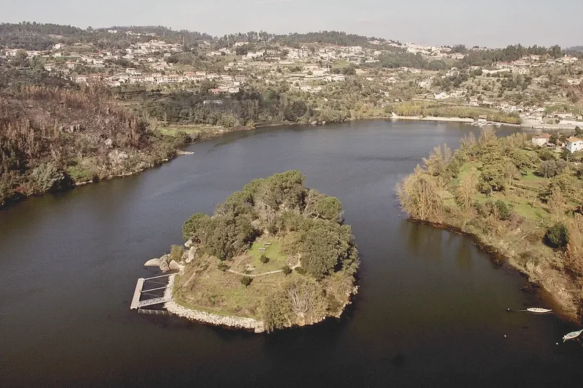 Ilha dos Amores, Castelo de Paiva.