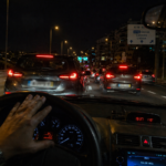 Condutores estão ‘avisados’: só pode usar a buzina nestas situações e multas vão até aos 2.500€