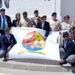 Veteranos paraquedistas do Algarve visitam escola histórica em Espanha