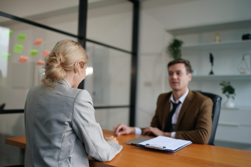 Entrevista de emprego. Crédito: Freepik