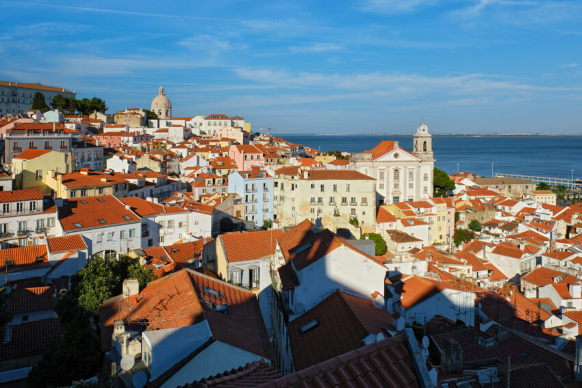 Vista sobre o bairro de Alfama, em Lisboa.