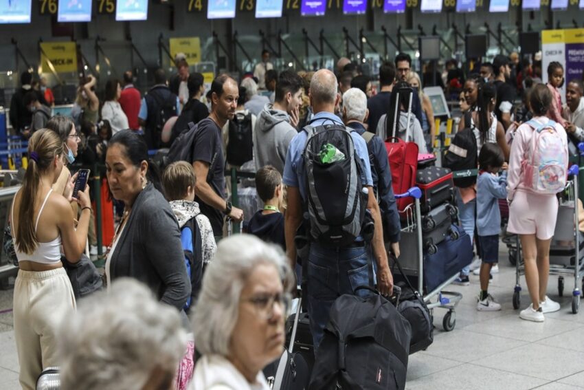 Filas no aeroporto. Crédito: Lusa
