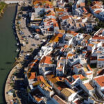 Filmagens da Netflix decorreram numa das vilas mais emblemáticas do Algarve