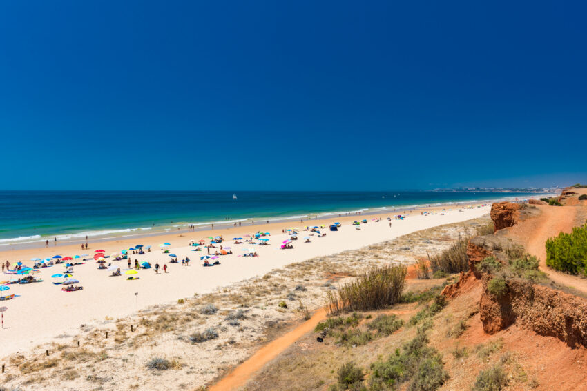 Praia da Falésia, Algarve Crédito: Magnific