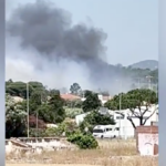 Fogo em Montenegro destrói carros e ameaça habitações
