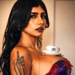 A melhor coisa em ser eu, é ter umas óptimas mamas. A pior é só verem isso: Pornoprecariedade e feminismo em Mia Khalifa | Por Cobramor