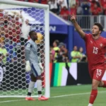 “Foi por isso que apontei para o céu”: algarvio João Neves marca o primeiro golo de Portugal no Mundial e dedica-o à mãe
