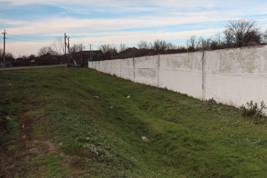 Muro de betão.