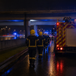 Duas jovens morrem após carro ‘voar’ de viaduto e incendiar-se na autoestrada