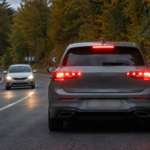 União Europeia impõe novo sistema nos carros para reduzir colisões traseiras: veja o que muda