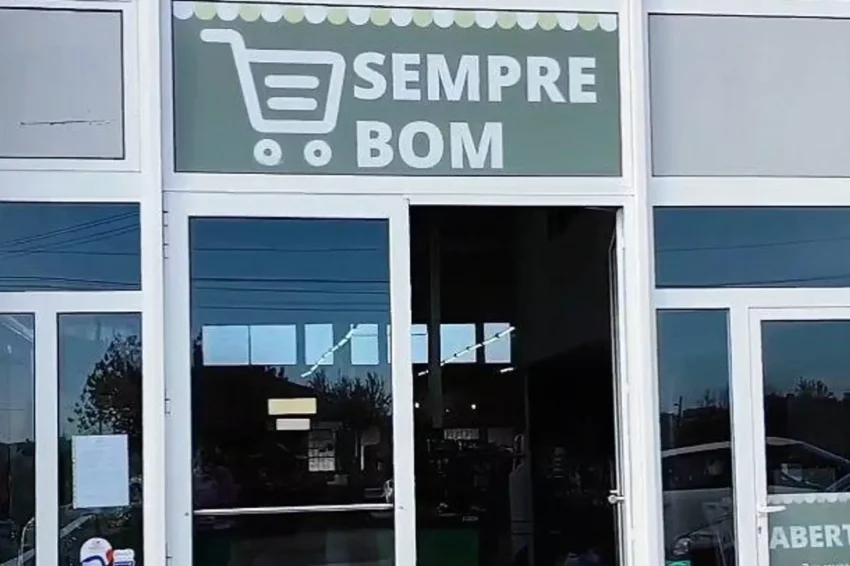 Supermercado Sempre Bom.