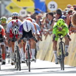 Santiago Mesa vence ao sprint em Albufeira na segunda etapa da Volta a Portugal