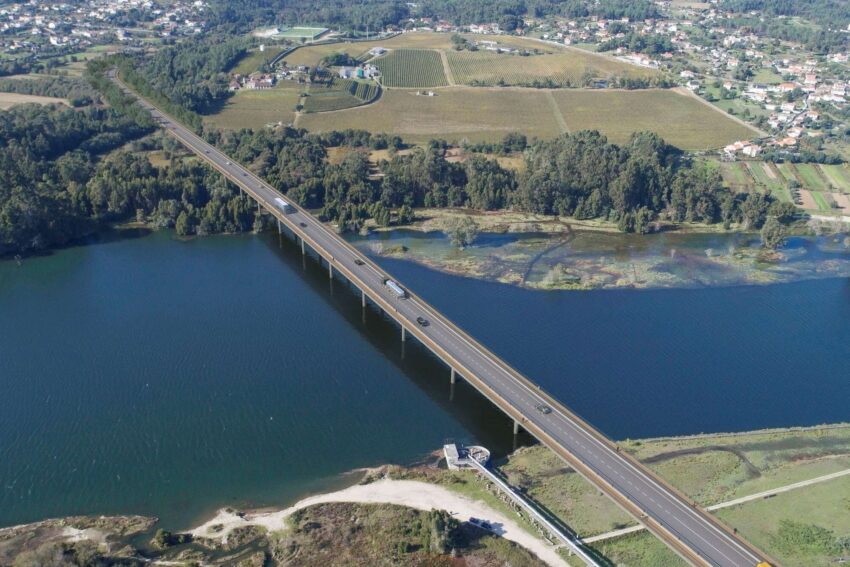 Nova ponte sobre o rio Lima.