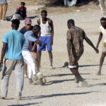 É falso que vídeo mostre quatro migrantes ilegais no Algarve e que mais 100 mil estão a caminho de Marrocos
