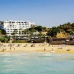 Vem aí a época baixa: neste hotel no Algarve junto à praia uma noite em regime de “Tudo Incluído” custa 60€ por pessoa nesta data
