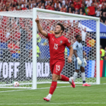 Tavirense João Neves nomeado para melhor futebolista do mundo: há mais três portugueses na corrida à Bola de Ouro