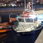 Dois pescadores auxiliados após entrada de água em embarcação ao largo de Lagos
