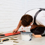 Tem mais de 65 anos e vive nesta região? Pode reparar a sua casa gratuitamente até seis vezes por ano