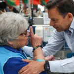 Funcionária pública trabalhou 52 anos e recebe 680 euros de reforma: pensionista confronta Montenegro e pergunta “Acha bem?”