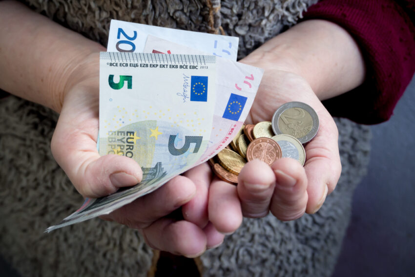 Pagar com euros. Crédito: Magnific