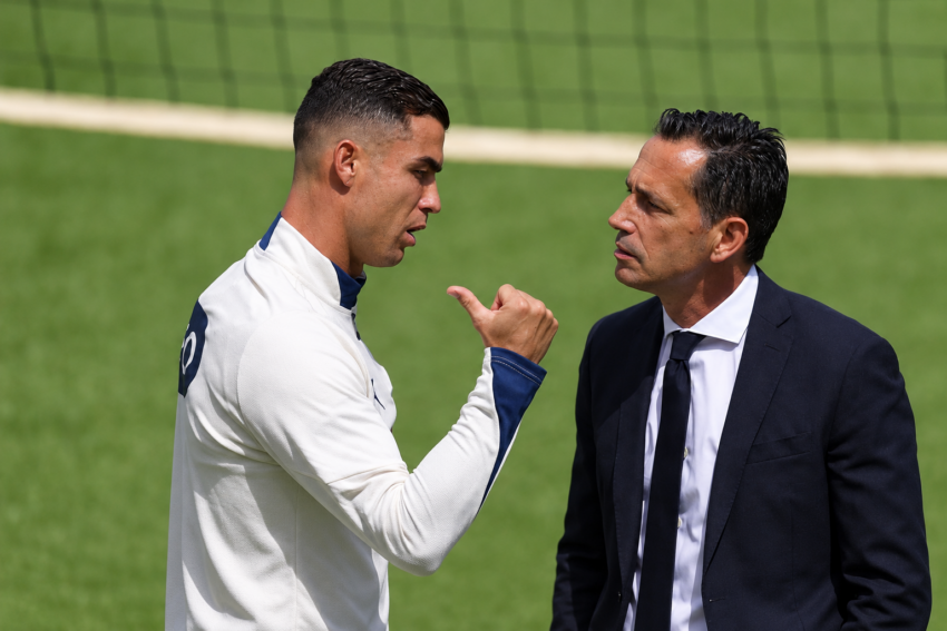 Cristiano Ronaldo e Pedro Proença. Crédito: AFP