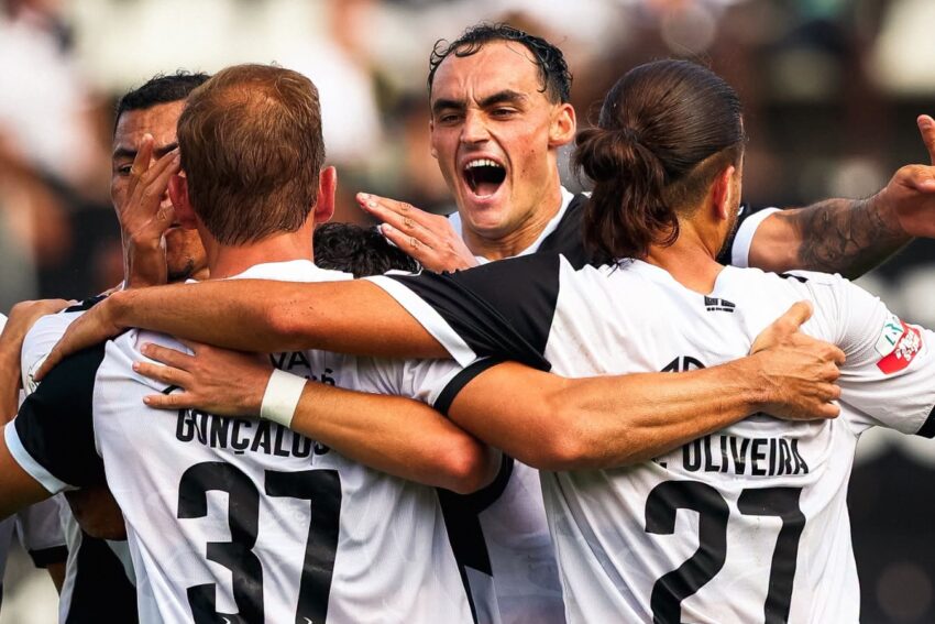 Farense sobe ao quarto lugar com goleada frente ao Chaves. Crédito: SCF