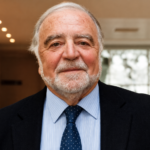 Manuel Alegre, 90 anos, internado com pneumonia no Hospital da Luz