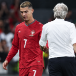 Ronaldo quebra o silêncio, compara-se a Maradona e Pelé e revela notas entregues a Jorge Jesus: “Foi um erro colocar-me a aquecer”