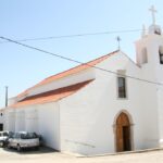 Já entrou na igreja desta aldeia algarvia? Foram os moradores que pagaram o templo do próprio bolso