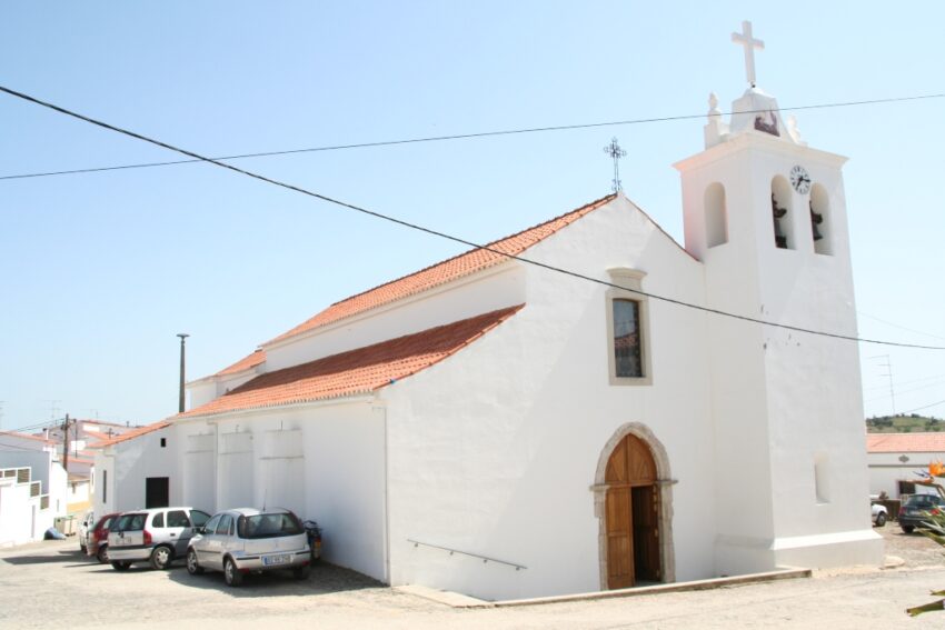 Igreja Matriz de Martim Longo.