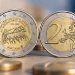Nova moeda de 2 euros entra hoje em circulação em Portugal: saiba como é e se vale mais
