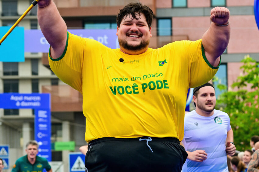 Júlio Mamute.