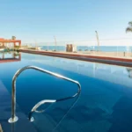 Em Quarteira há um hotel junto ao mar onde se pode dormir por 74 euros em novembro